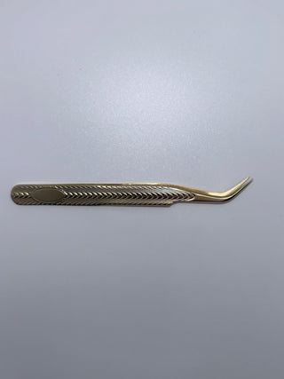 Curved tweezers for isolation eyelash extensions