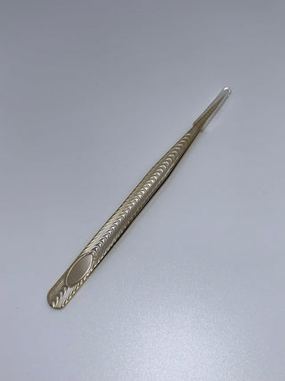 isolation tweezers. Easy to use to help lash extension application